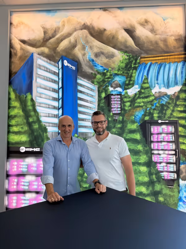 Links: Bernhard Huter (Geschäftsführer EMC), rechts: Florian Lihl (Geschäftsführer INGATE)